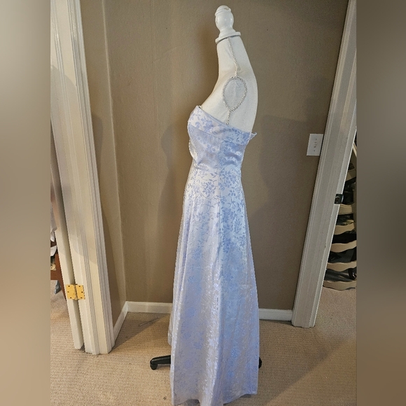 Periwinkle Floral Formal - Picture 5 of 9